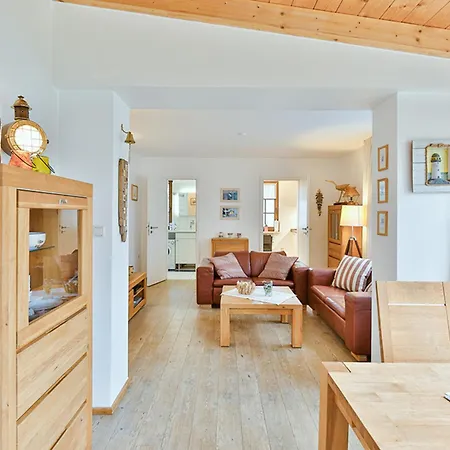 בית נופש Haus Unterm Reet Rechts *