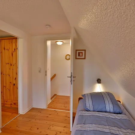 Haus Unterm Reet Rechts